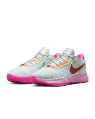 LeBron XX EP Basketball Shoes. Nike MY